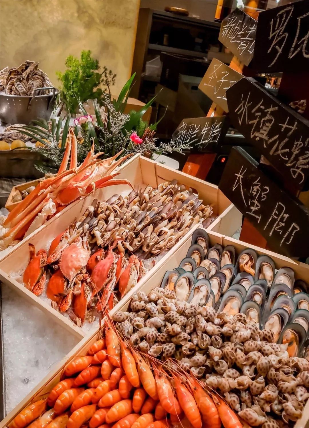 够狠！五星级酒店海鲜自助餐2人仅需138元，任吃上百种菜品